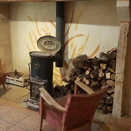 Hébergement de vacances Maison Isolée Dans Les Vignes Et Les Bois *
