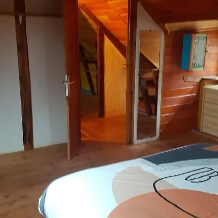 Semesterbostad Maison Isolee Dans Les Vignes Et Les Bois