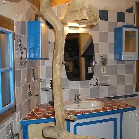 Maison Isolee Dans Les Vignes Et Les Bois Semesterbostad