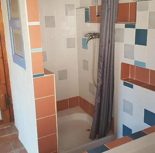 Maison Isolee Dans Les Vignes Et Les Bois Valady