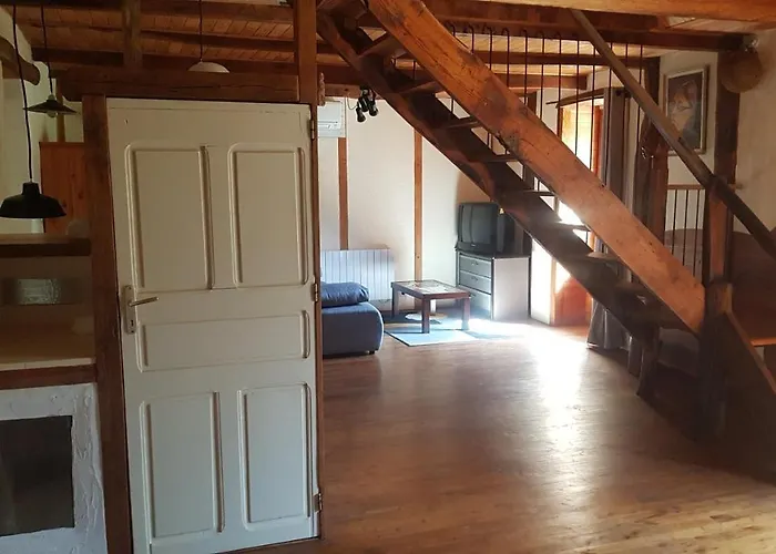 Maison Isolee Dans Les Vignes Et Les Bois Valady